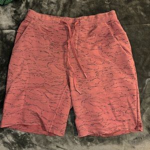 Lelelemon shorts size medium